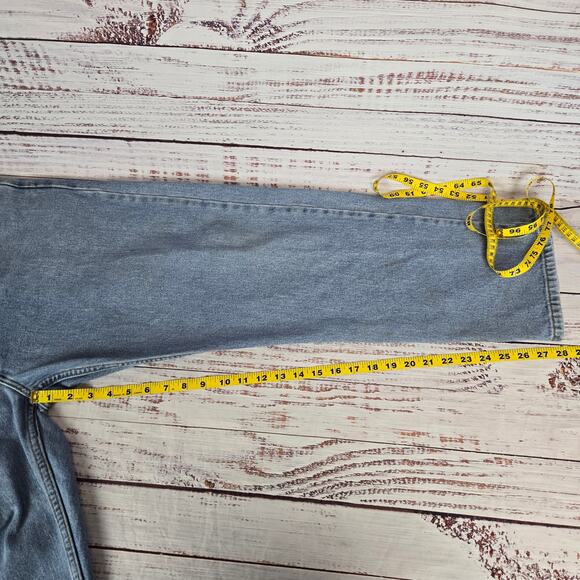 Levi's Men's 505 Jeans Size 40X28 Light Wash Regular Fit Rugged Gorpcore Outdoor - Picture 11 of 12